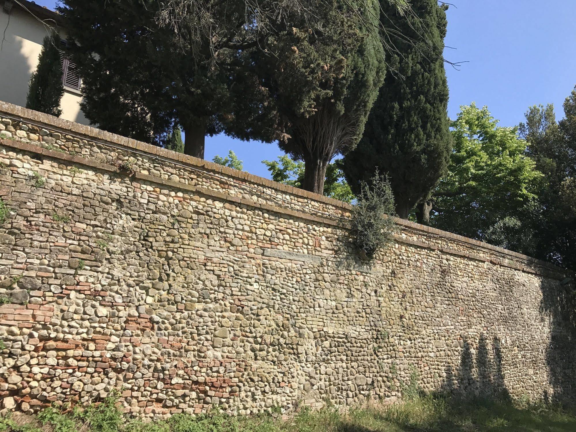 Апартаменты Castello Di Fezzana Монтеспертоли Экстерьер фото