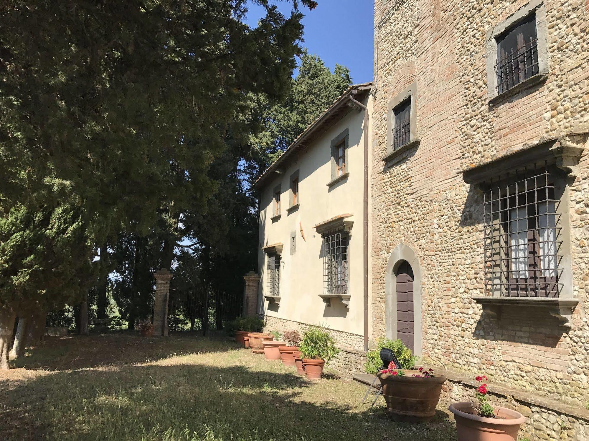 Апартаменты Castello Di Fezzana Монтеспертоли Экстерьер фото